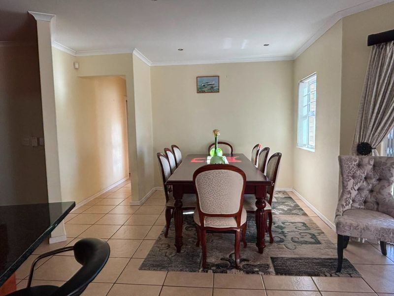 SOLE AND EXCLUSIVE MANDATE  Spacious 4-Bedroom Facebrick Family Home with Income-Generating Flatlet – Bluewater Bay - Photo 6