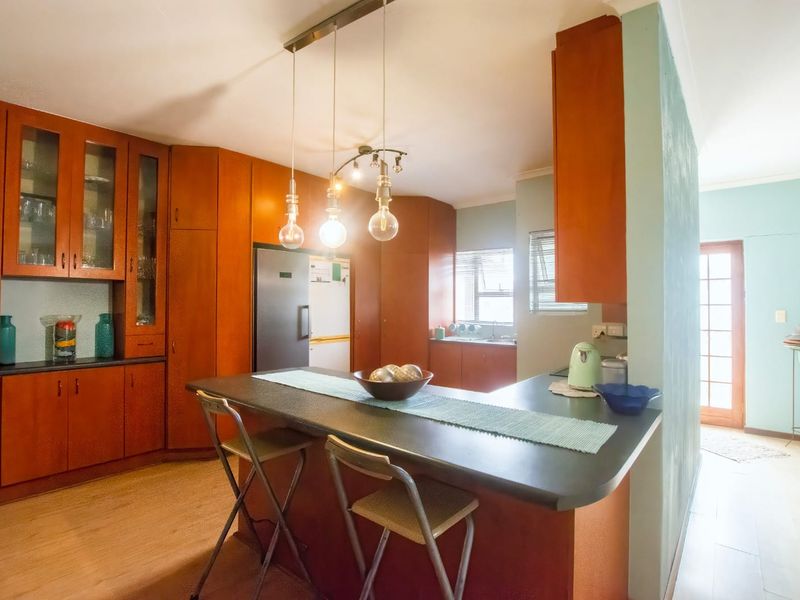Coastal Elegance Meets Exceptional Investment Potential in Kabeljous, Jeffreys Bay - Photo 6