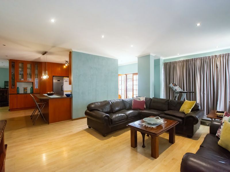 Coastal Elegance Meets Exceptional Investment Potential in Kabeljous, Jeffreys Bay - Photo 8