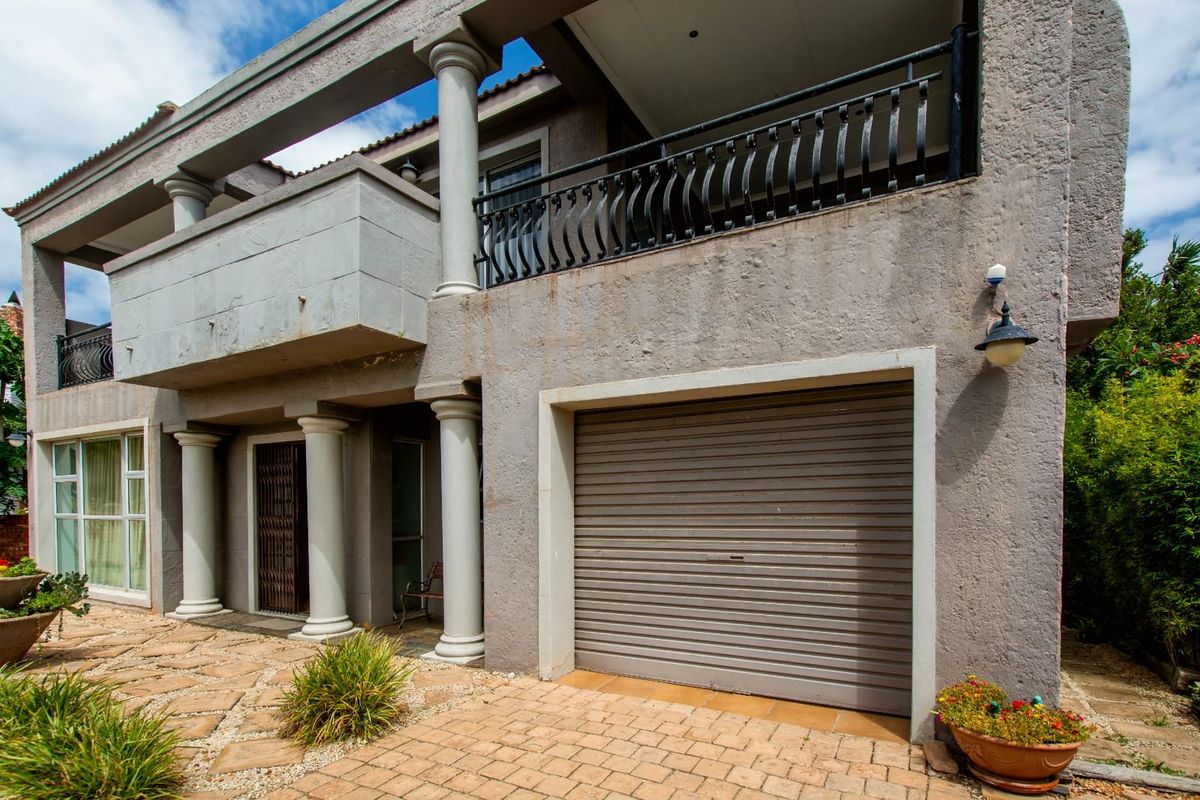 Coastal Elegance Meets Exceptional Investment Potential in Kabeljous, Jeffreys Bay - Photo 2