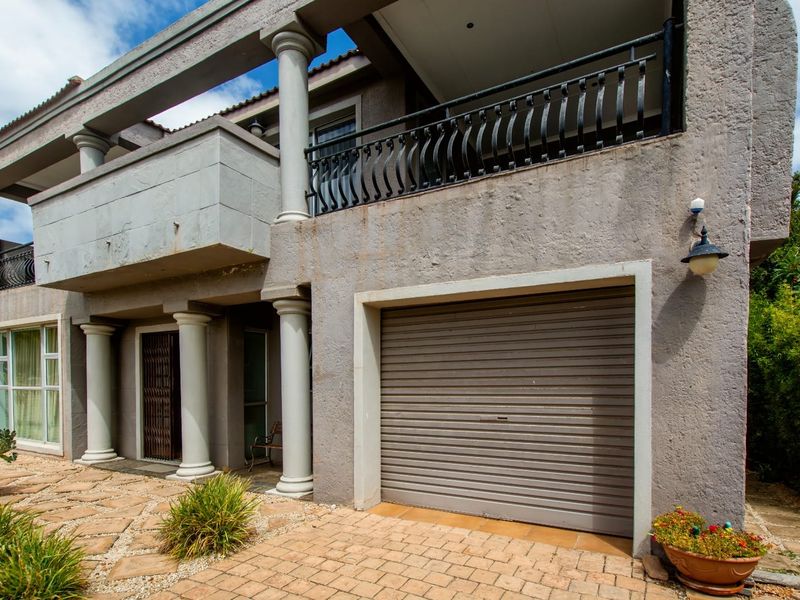 Coastal Elegance Meets Exceptional Investment Potential in Kabeljous, Jeffreys Bay - Photo 2