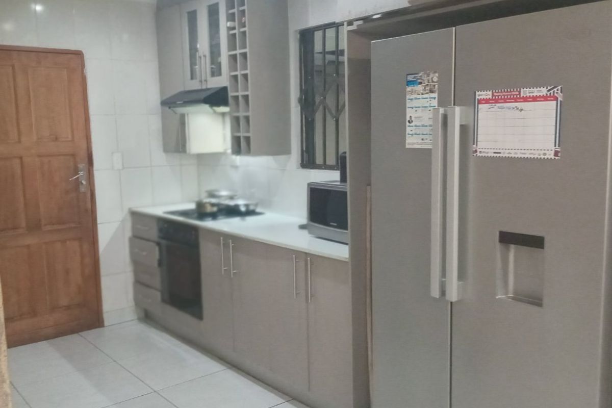 2 Bedrooms For Rental For Rent in Cosmo City. - Photo 3
