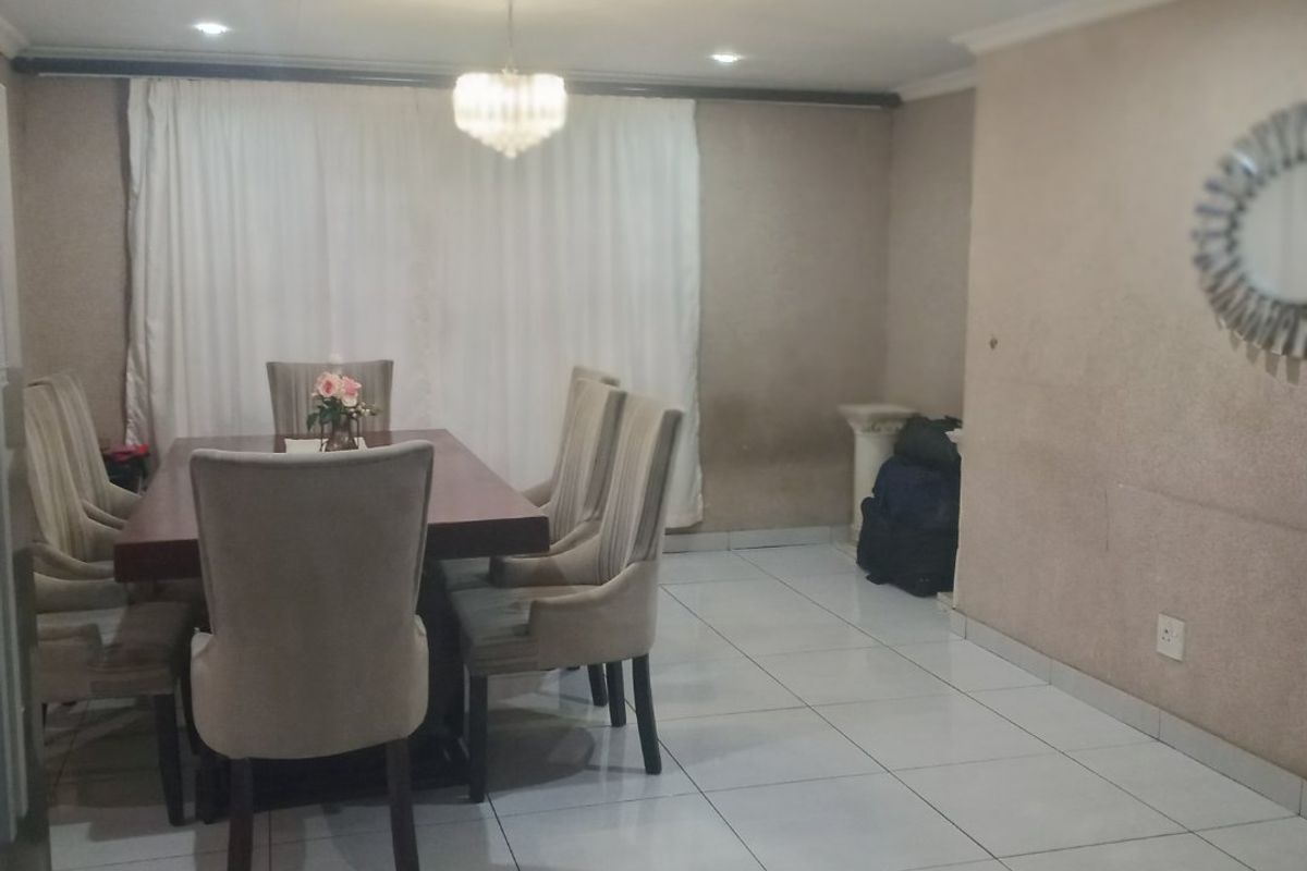 2 Bedrooms For Rental For Rent in Cosmo City. - Photo 5