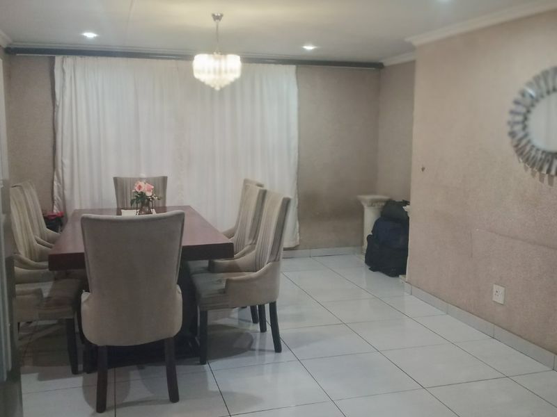 2 Bedrooms For Rental For Rent in Cosmo City. - Photo 5