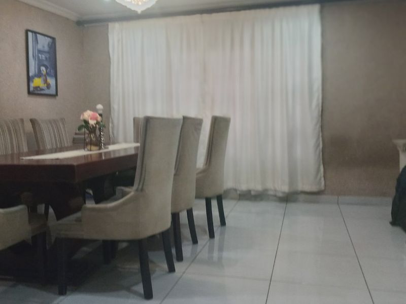 2 Bedrooms For Rental For Rent in Cosmo City. - Photo 2