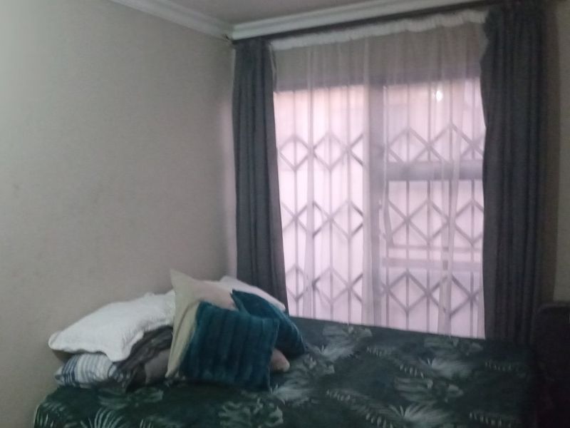 2 Bedrooms For Rental For Rent in Cosmo City. - Photo 7