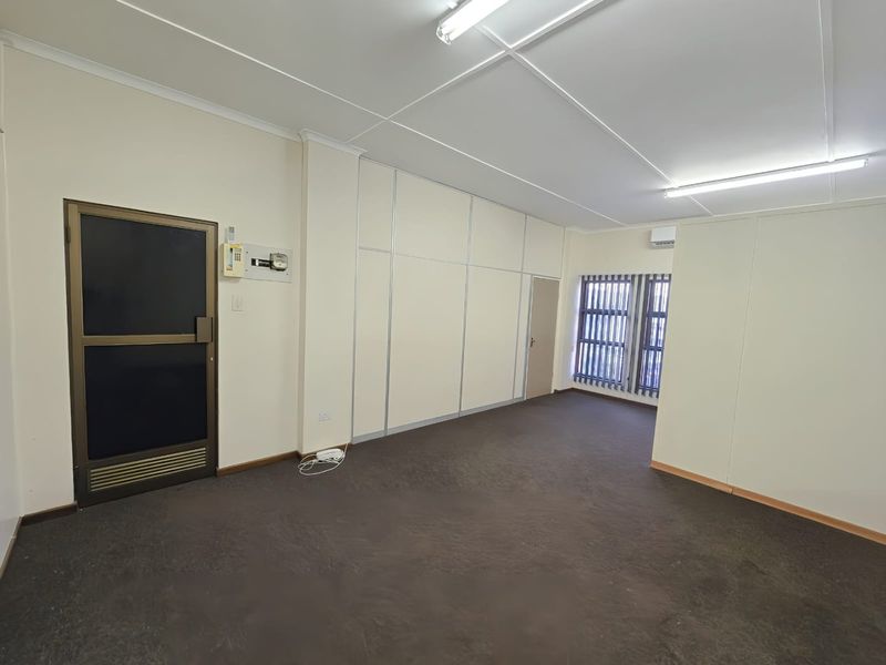 Well-Located First-Floor Office / Retail Space To Let in Stanger CBD - Photo 2