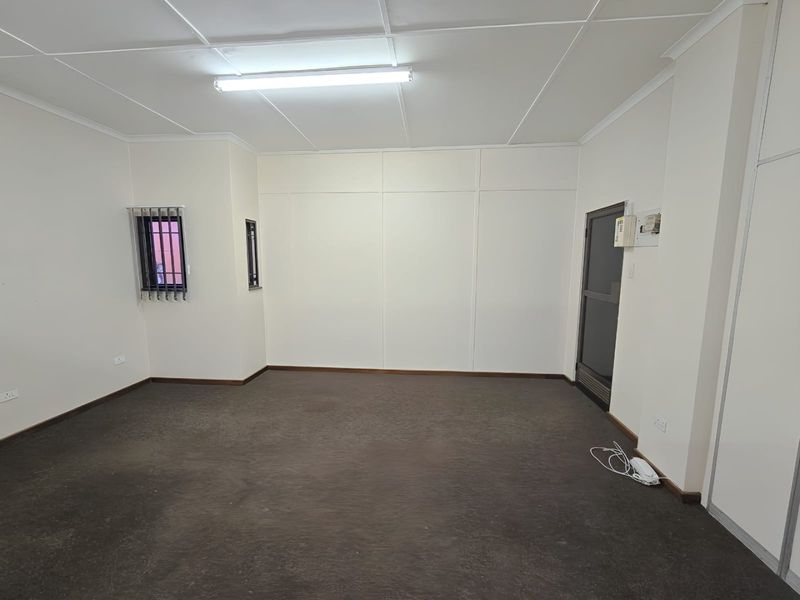 Well-Located First-Floor Office / Retail Space To Let in Stanger CBD - Photo 4