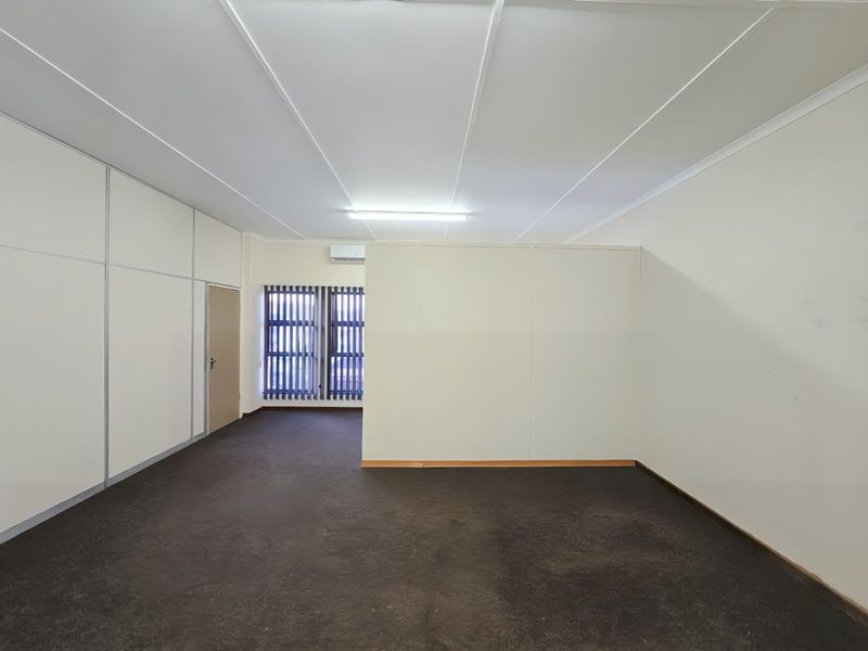 Well-Located First-Floor Office / Retail Space To Let in Stanger CBD - Photo 3