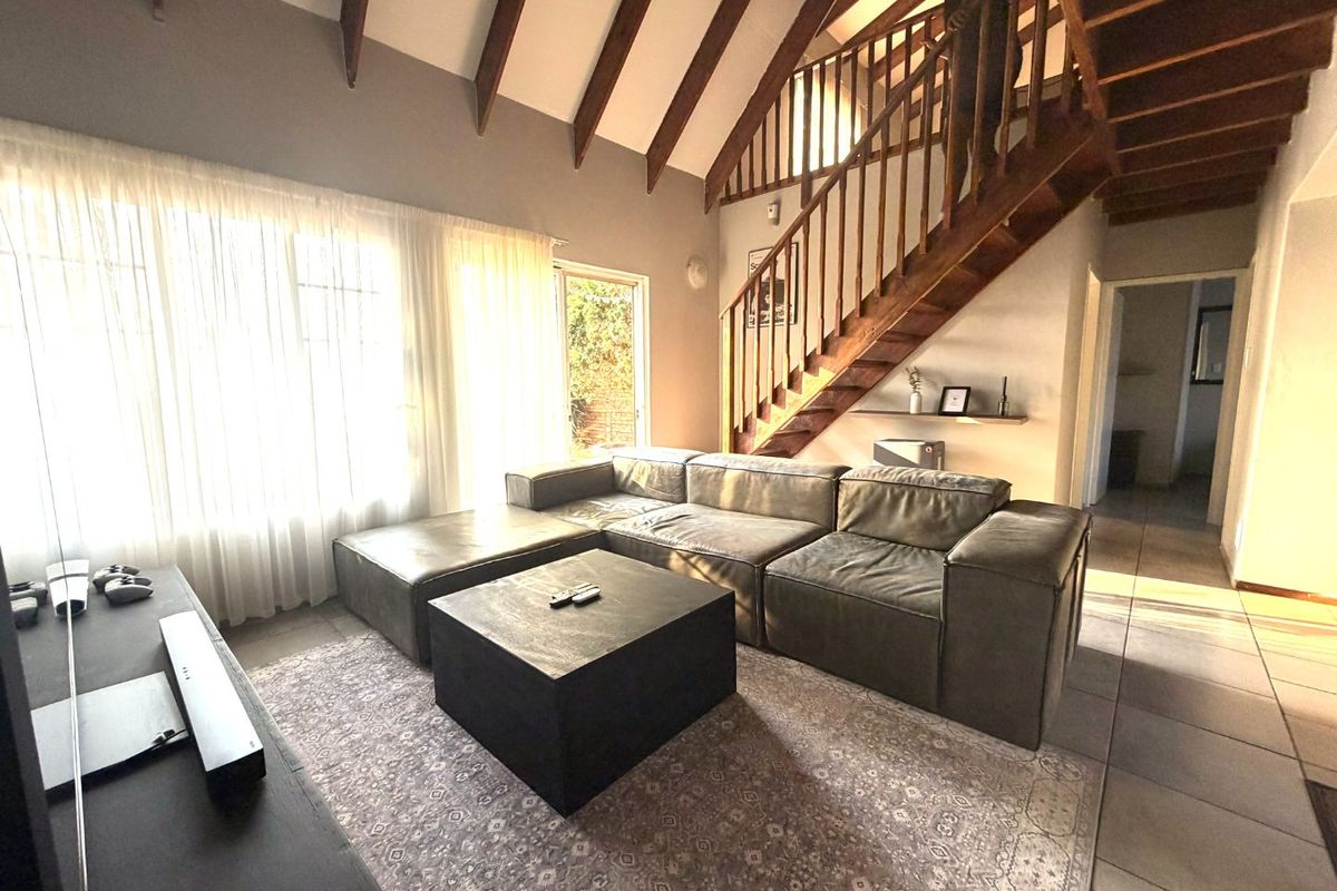 Beautiful 3-Bedroom Townhouse - Photo 5