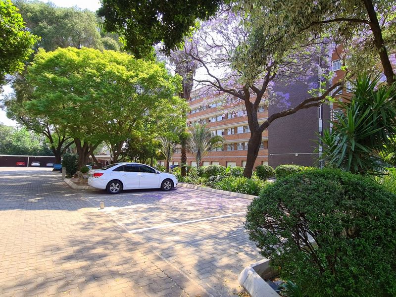 3 Full Title Neighbouring buildings sold together with 142 apartments R10 640 000.00 annual gross income! - Photo 8