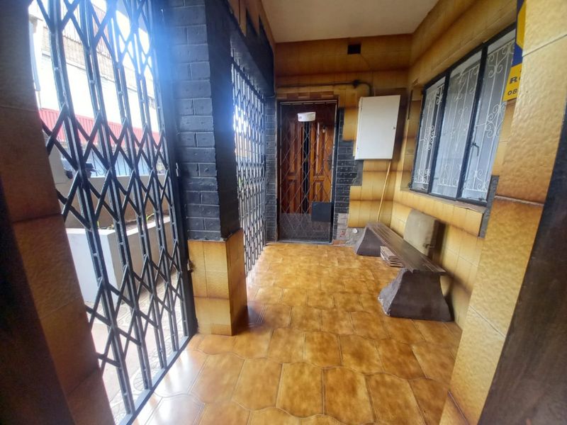 9 Bed House in Actonville for Sale - Photo 3