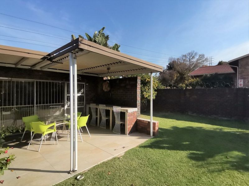  Nice Northfacing  Spacious 3-Bedroom Home in a Beautiful, Well-Maintained Estate - Photo 3