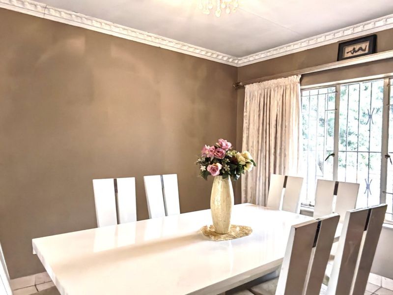  Nice Northfacing  Spacious 3-Bedroom Home in a Beautiful, Well-Maintained Estate - Photo 2