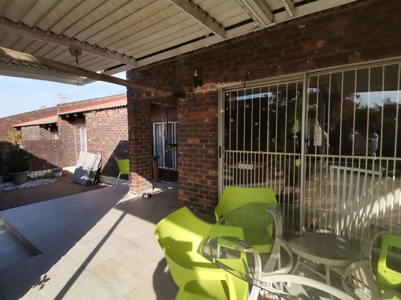  Nice Northfacing  Spacious 3-Bedroom Home in a Beautiful, Well-Maintained Estate - Photo 8