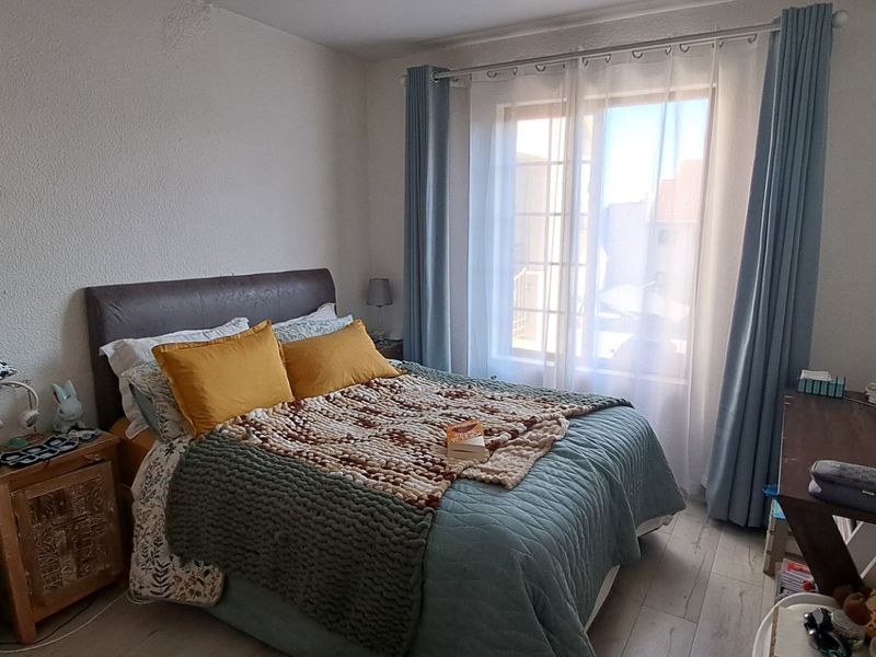 Spacious 2-Bedroom Unit with Loft and Excellent Amenities - Photo 6