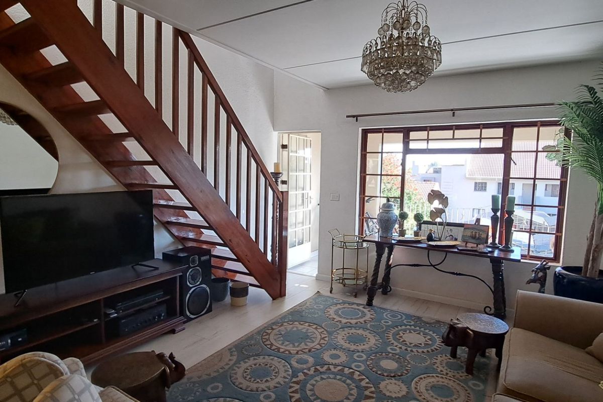 Spacious 2-Bedroom Unit with Loft and Excellent Amenities - Photo 4