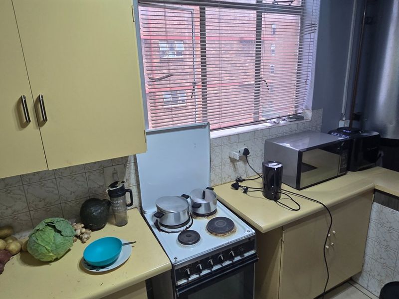 2 BEDROOM FLAT FOR SALE IN PRETORIA CENTRAL - Photo 5
