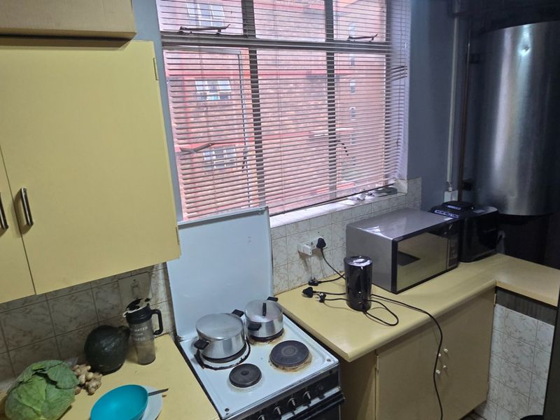 2 BEDROOM FLAT FOR SALE IN PRETORIA CENTRAL - Photo 3