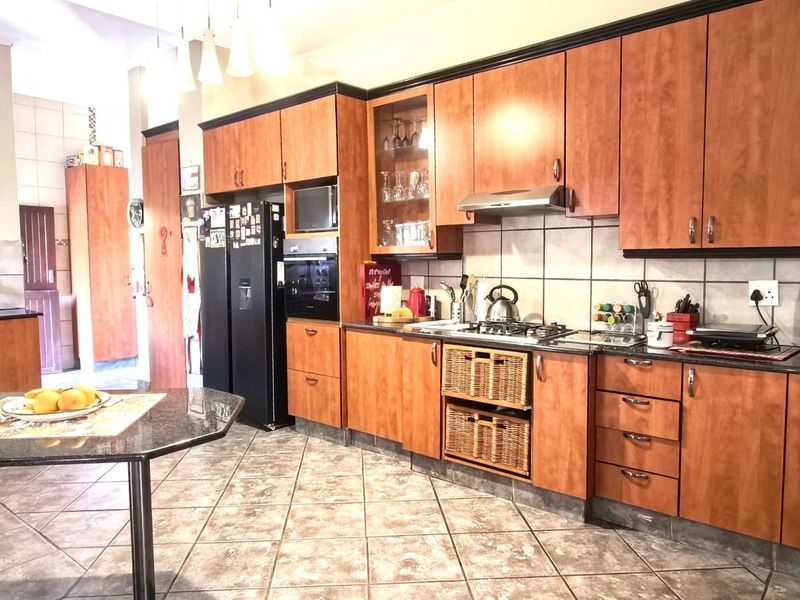 Spacious Country Living with Income Potential - Photo 4