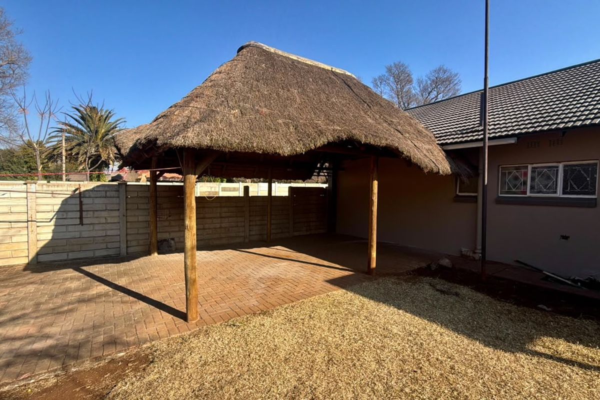 3 Bedroom House in Stilfontein - Photo 4