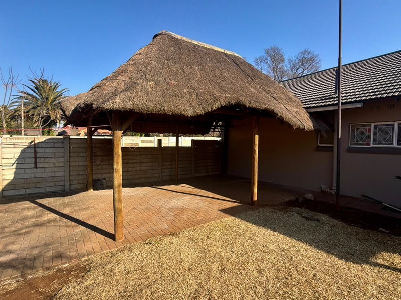 3 Bedroom House in Stilfontein - Photo 4