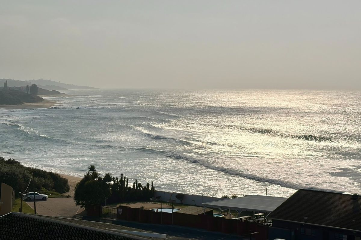 Recently Renovated Ground Floor Apartment With Beautiful Ocean Views In Shelly Beach - Photo 4