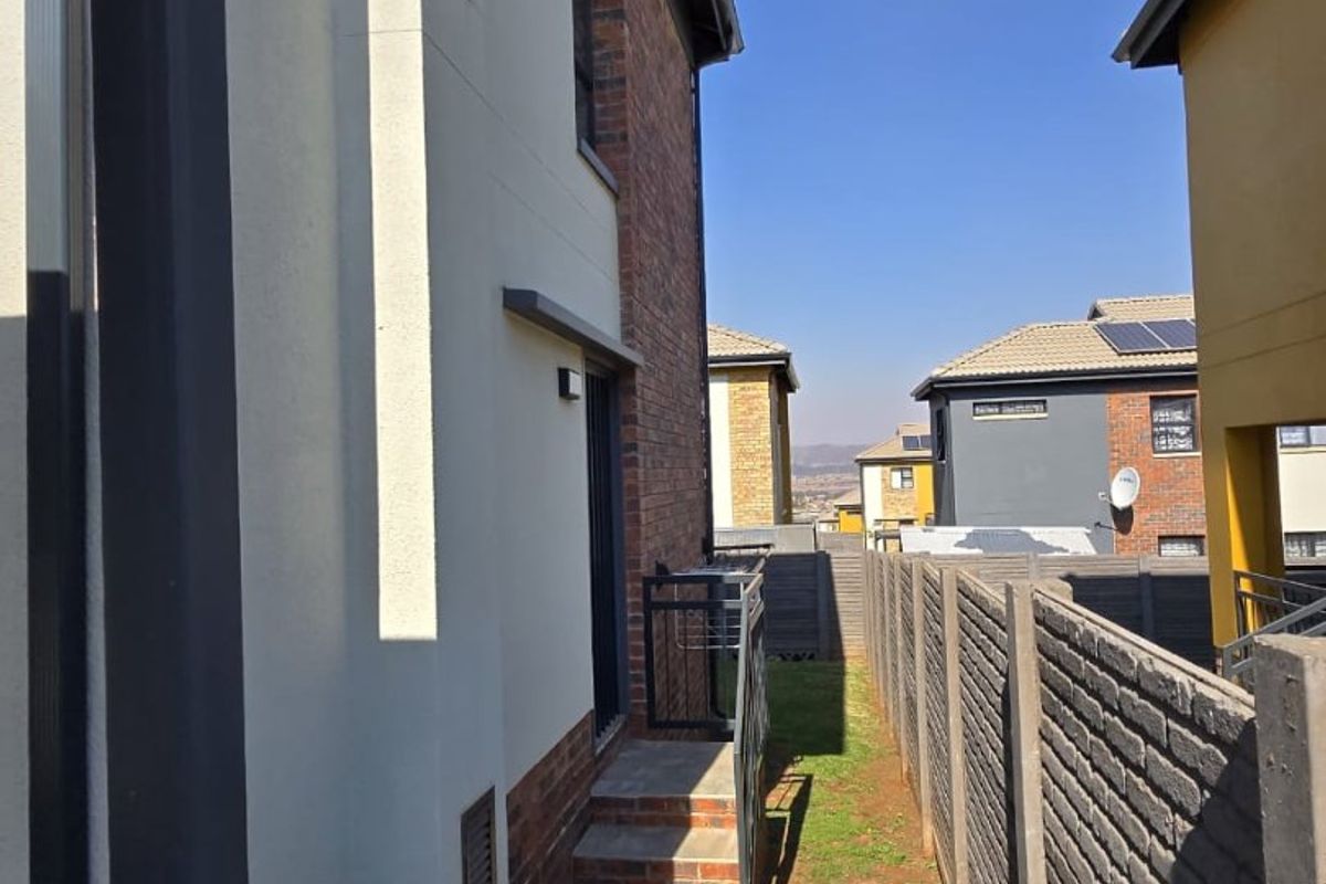 MODERN ESTATE LIVING | CAPITAL VIEW - Photo 2