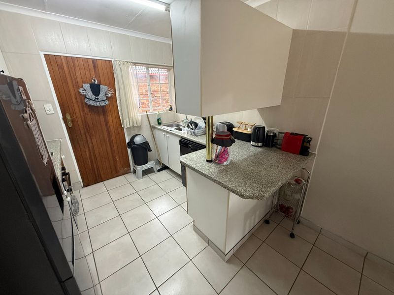 Perfect Rental in Highveld! - Photo 4