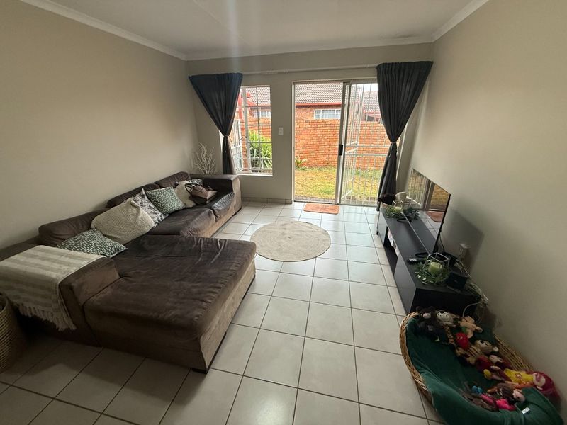 Perfect Rental in Highveld! - Photo 2