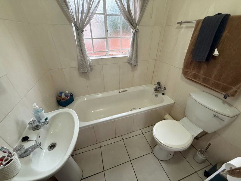 Perfect Rental in Highveld! - Photo 10
