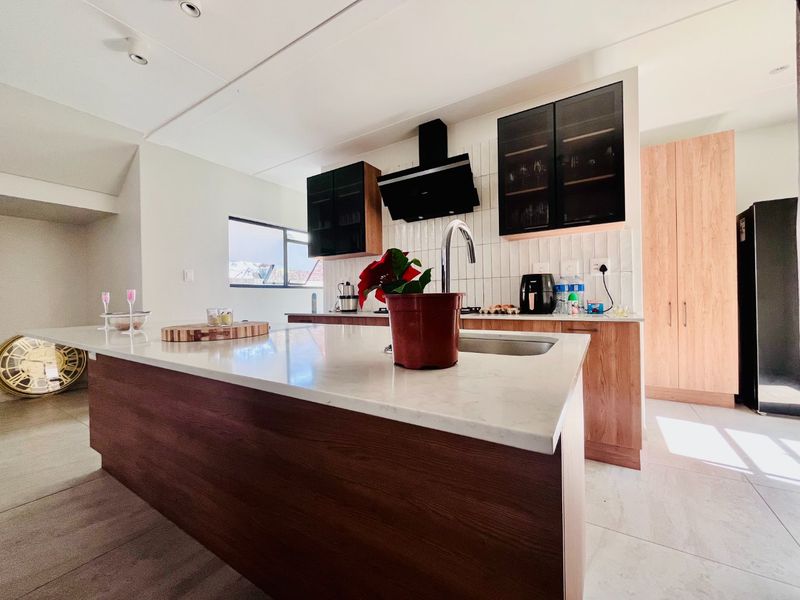 Double Storey unit with Private Garden for Rent - Photo 10