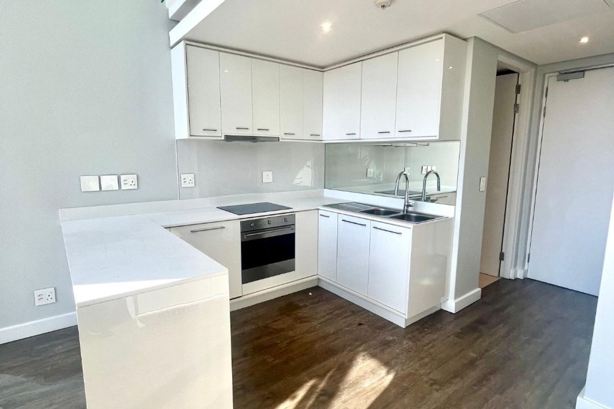 Modern 2-Bedroom Apartment | Park Central, Rosebank - Photo 2