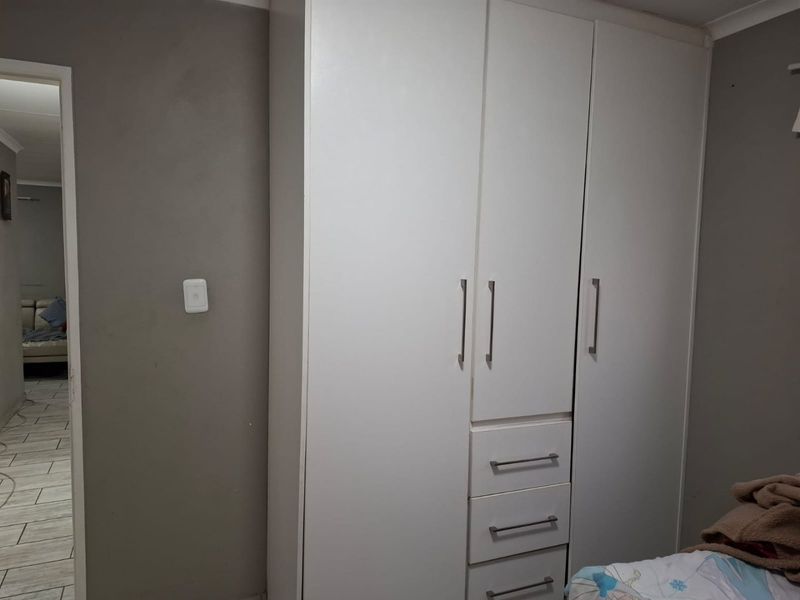 3-BEDROOM, 2-BATHROOM HOUSE FOR RENT – TIRONG ESTATE - Photo 8