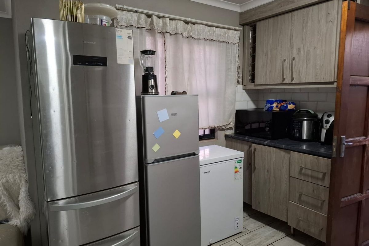 3-BEDROOM, 2-BATHROOM HOUSE FOR RENT – TIRONG ESTATE - Photo 3