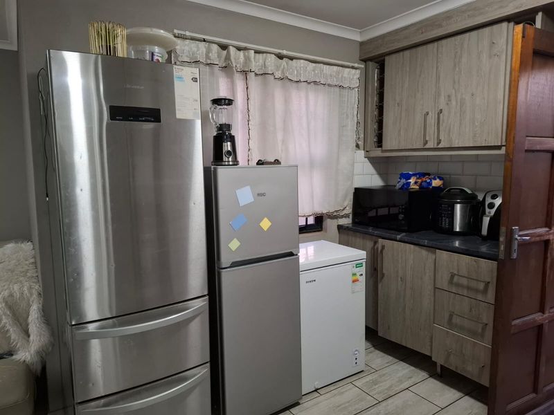 3-BEDROOM, 2-BATHROOM HOUSE FOR RENT – TIRONG ESTATE - Photo 3