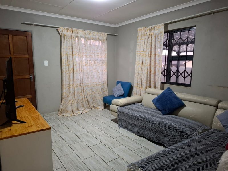 3-BEDROOM, 2-BATHROOM HOUSE FOR RENT – TIRONG ESTATE - Photo 5