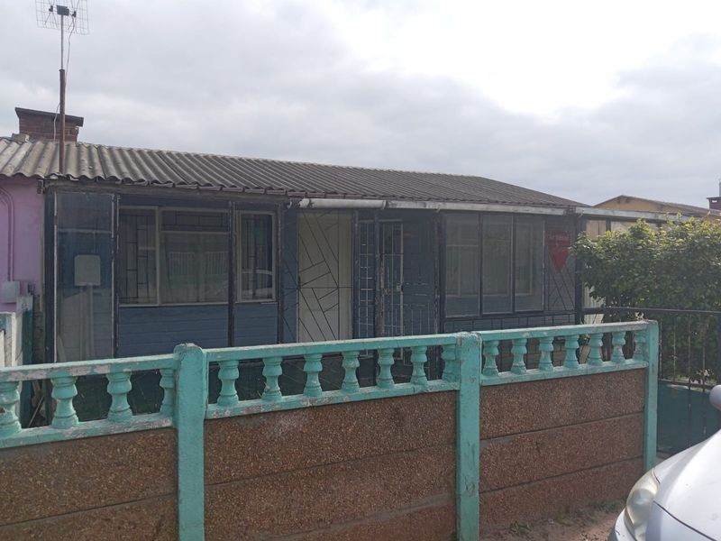 Two Bedroomed semi with 2 separate entrances for sale in Bonteheuwel - Photo 3