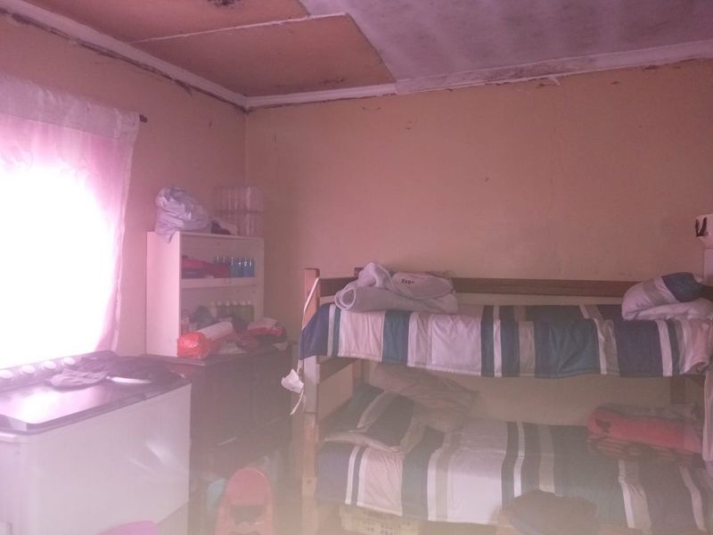 Two Bedroomed semi with 2 separate entrances for sale in Bonteheuwel - Photo 10
