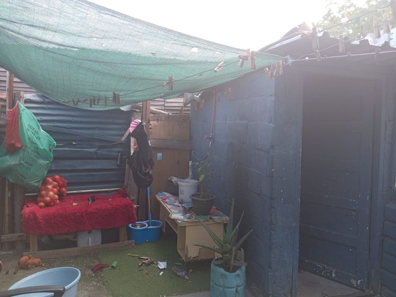 Two Bedroomed semi with 2 separate entrances for sale in Bonteheuwel - Photo 7