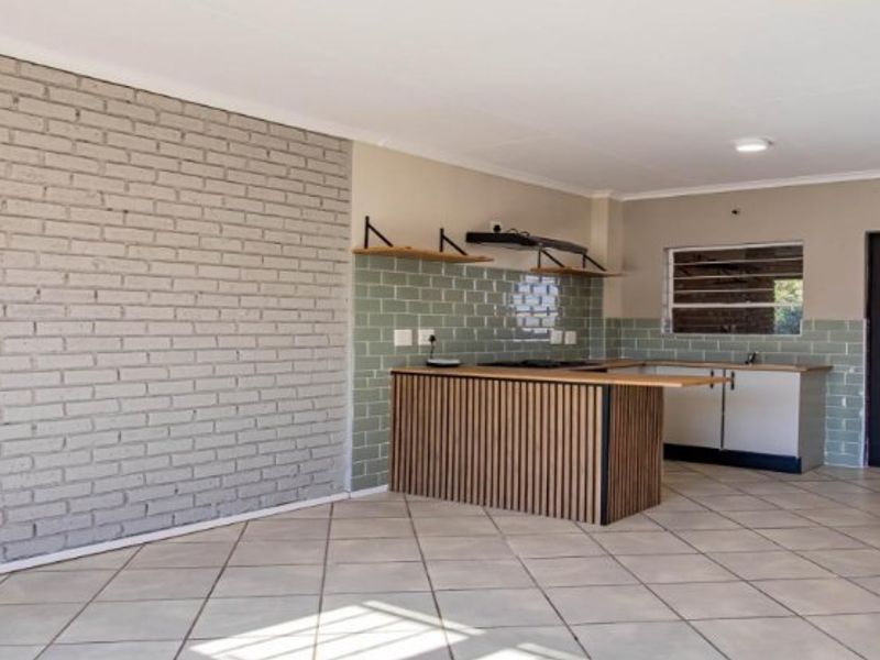 2 Bedroom Apartment for Sale | Honey Rock Estate, Roodepoort - Photo 4
