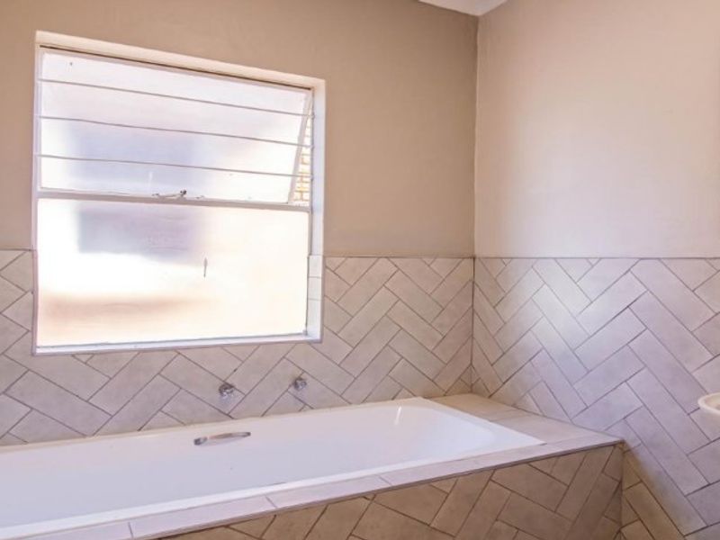 2 Bedroom Apartment for Sale | Honey Rock Estate, Roodepoort - Photo 10