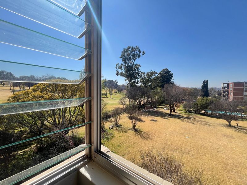 Stylish Melrose North flat with views - Photo 8