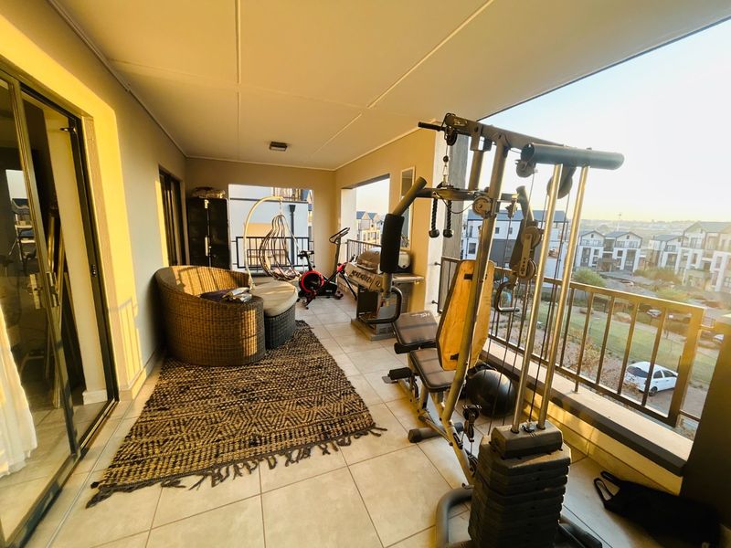 Furnished 1 bed flat with fibre in Waterfall - Photo 9