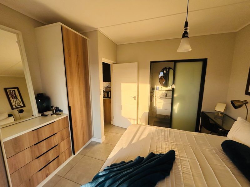 Furnished 1 bed flat with fibre in Waterfall - Photo 6
