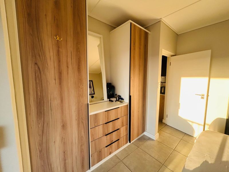 Furnished 1 bed flat with fibre in Waterfall - Photo 7
