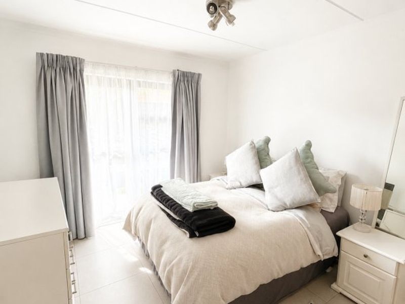Modern 1-Bedroom Gem with Private Garden & 24-Hour Security! - Photo 6