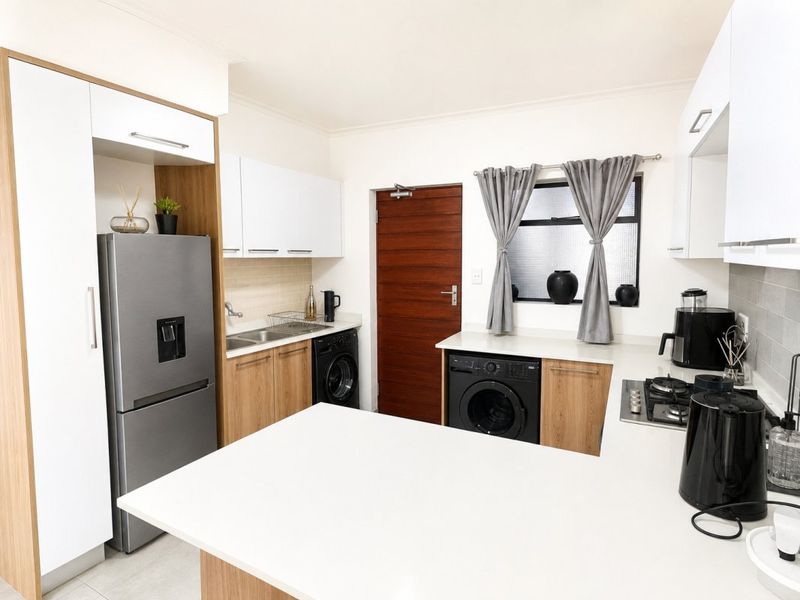 Modern 1-Bedroom Gem with Private Garden & 24-Hour Security! - Photo 5
