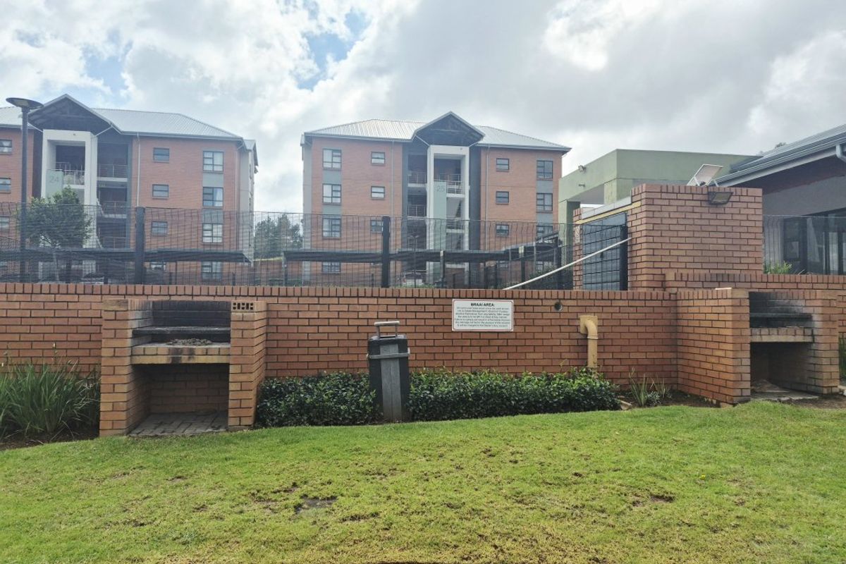 Modern 1-Bedroom Gem with Private Garden & 24-Hour Security! - Photo 2