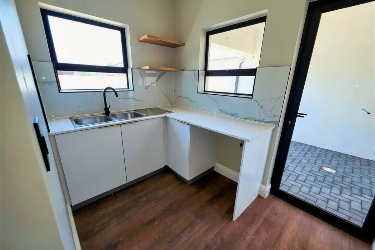 New Build in Popular Sandown Enclave – 4 Beds, Double Garage - Photo 3